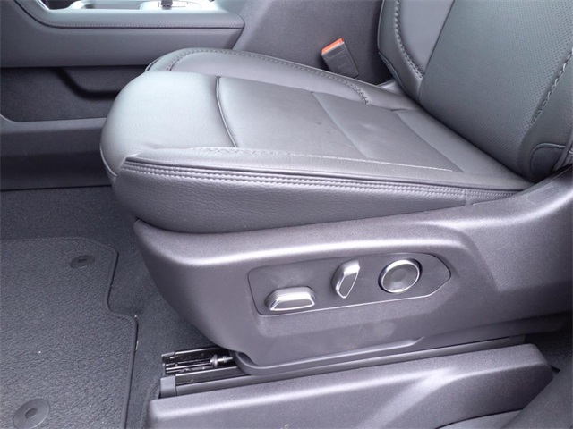 Vehicle image 12 of 19