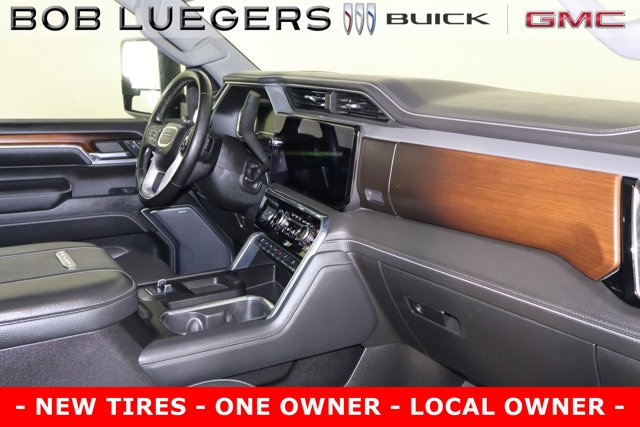 2024 GMC Sierra 2500HD Denali Image 16 of 35