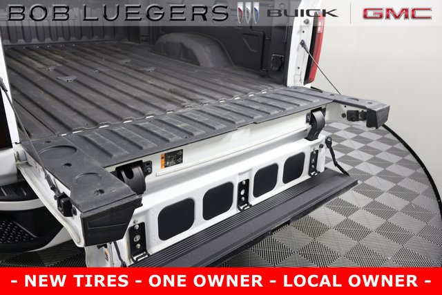 2024 GMC Sierra 2500HD Denali Image 8 of 35