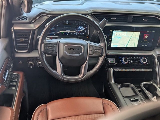 2024 GMC Sierra 2500HD Denali Ultimate Image 17 of 36