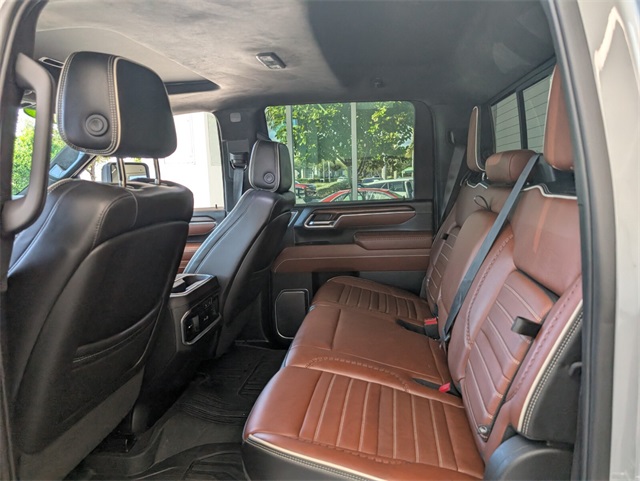 2024 GMC Sierra 2500HD Denali Ultimate Image 15 of 36