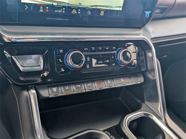 2024 GMC Sierra 2500HD Denali Ultimate Image 26 of 36