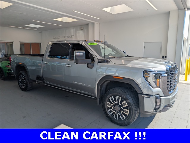2024 GMC Sierra 2500HD Denali Ultimate Image 1 of 36