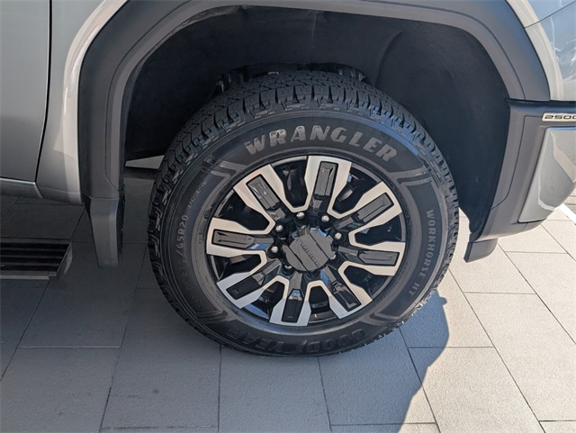 2024 GMC Sierra 2500HD Denali Ultimate Image 7 of 36