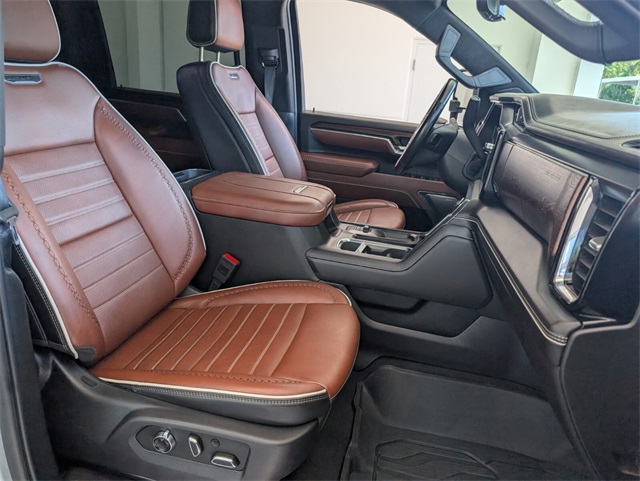 2024 GMC Sierra 2500HD Denali Ultimate Image 11 of 36