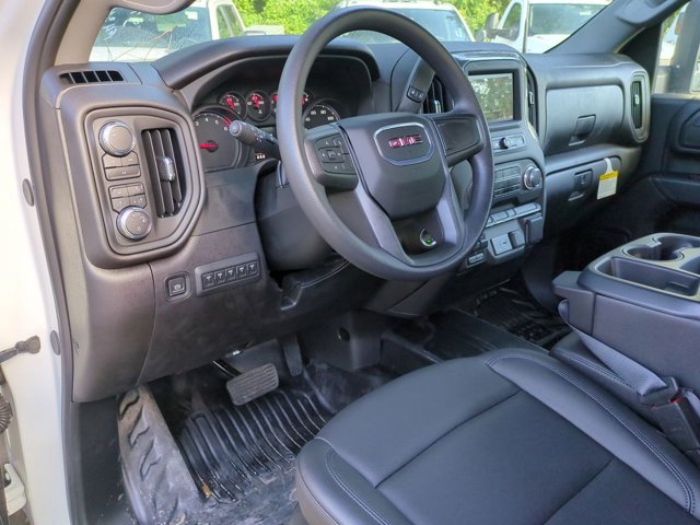 2024 GMC Sierra 2500HD Pro Image 17 of 33