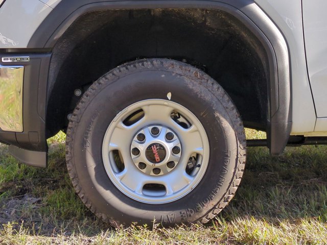 2024 GMC Sierra 2500HD Pro Image 11 of 33