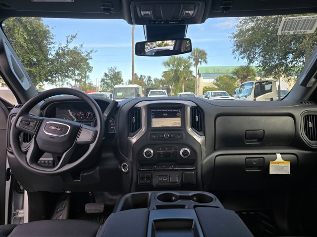 2024 GMC Sierra 2500HD Pro Image 11 of 14