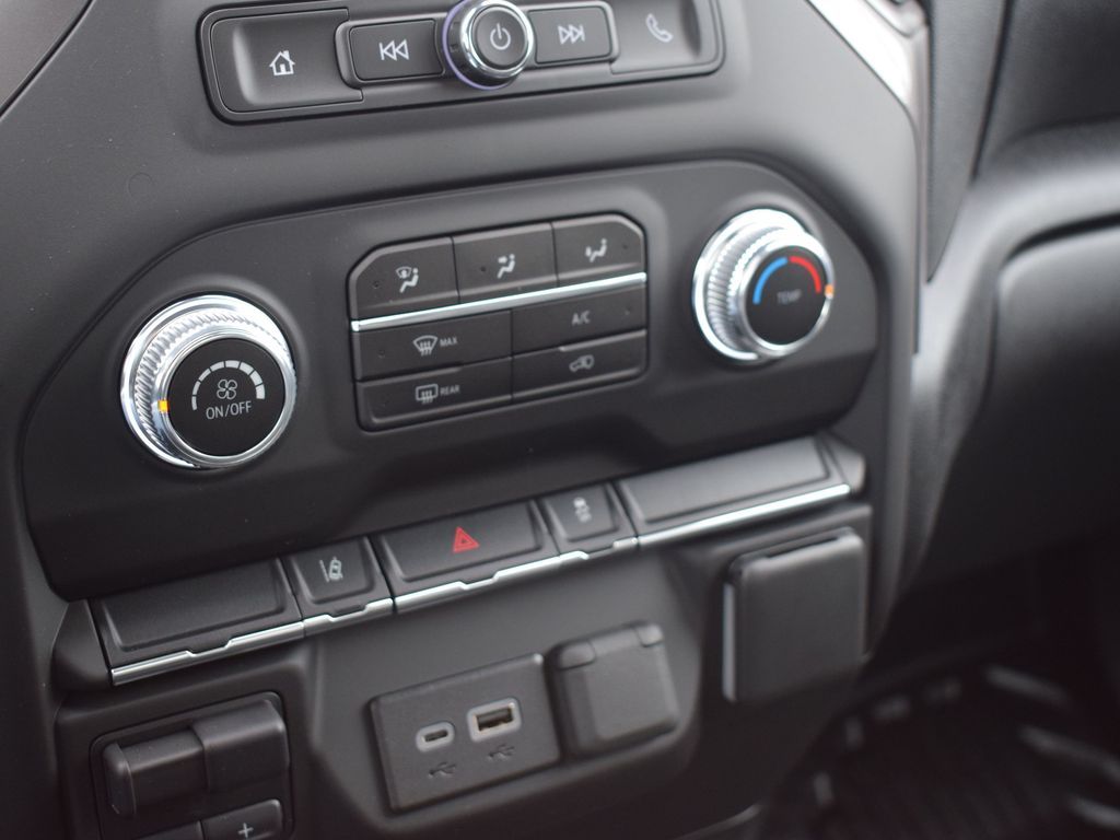 2024 GMC Sierra 2500HD Pro Image 19 of 24