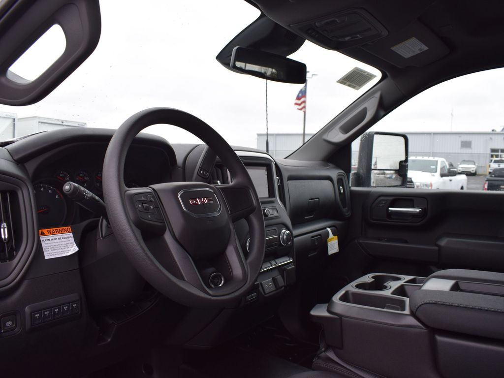 2024 GMC Sierra 2500HD Pro Image 16 of 24