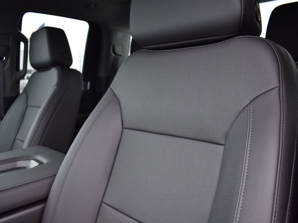 2024 GMC Sierra 2500HD Pro Image 15 of 24