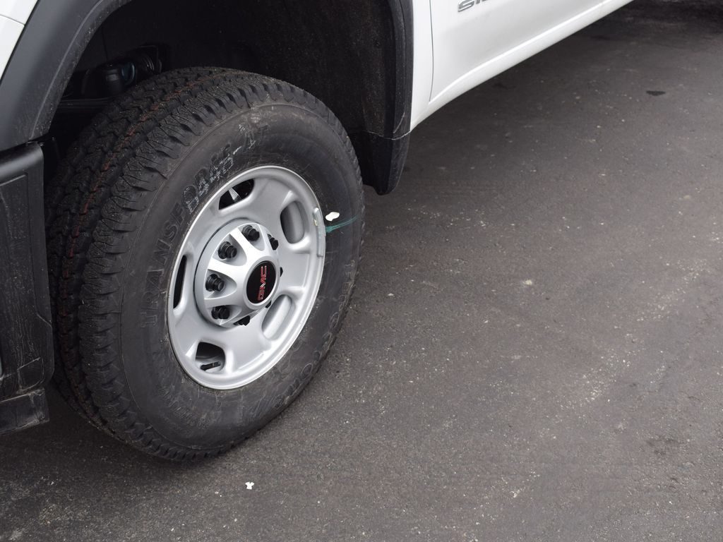 2024 GMC Sierra 2500HD Pro Image 11 of 24