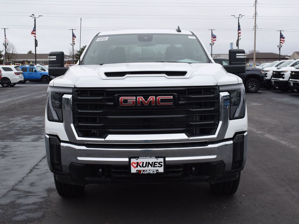 2024 GMC Sierra 2500HD Pro Image 4 of 24