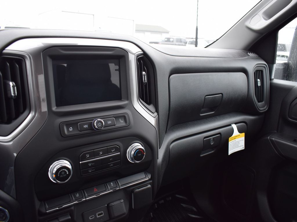 2024 GMC Sierra 2500HD Pro Image 17 of 24