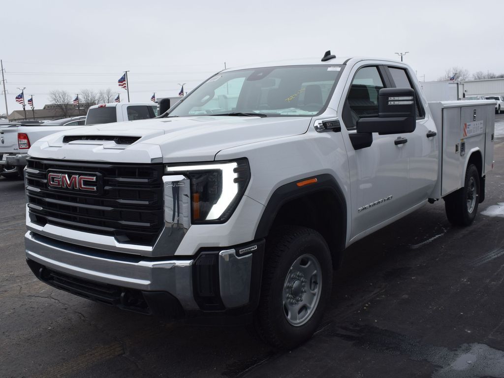 2024 GMC Sierra 2500HD Pro Image 1 of 23