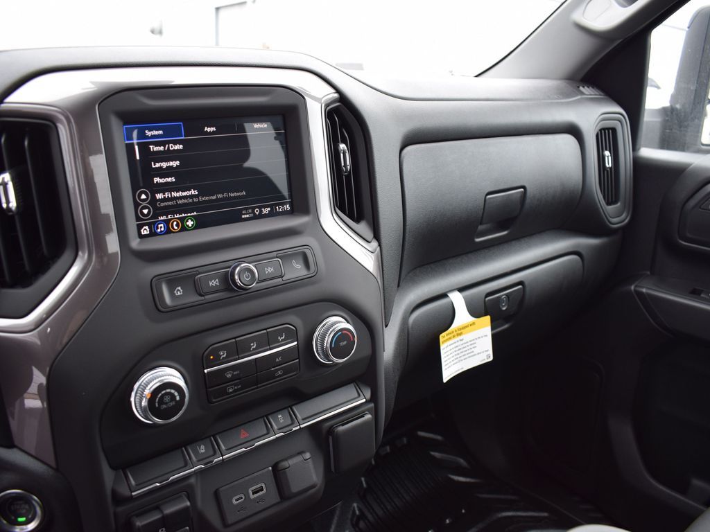 2024 GMC Sierra 2500HD Pro Image 16 of 23