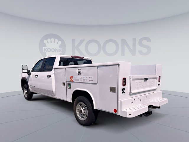 Vehicle image 8 of 24