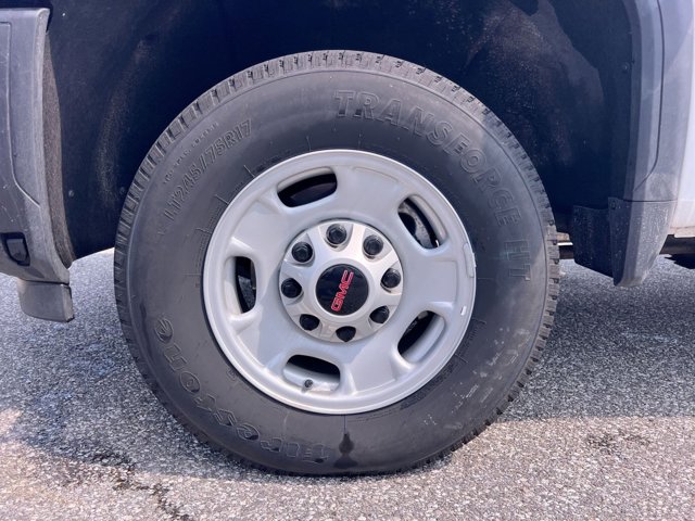 Vehicle image 12 of 24
