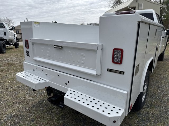 Vehicle image 9 of 24