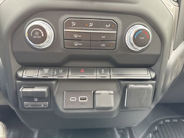 Vehicle image 23 of 24