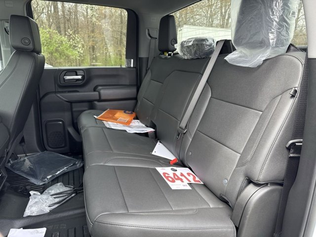 Vehicle image 18 of 24