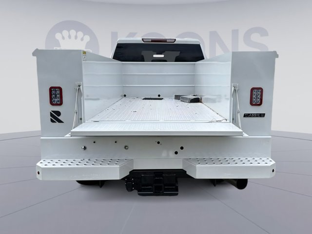 Vehicle image 7 of 24