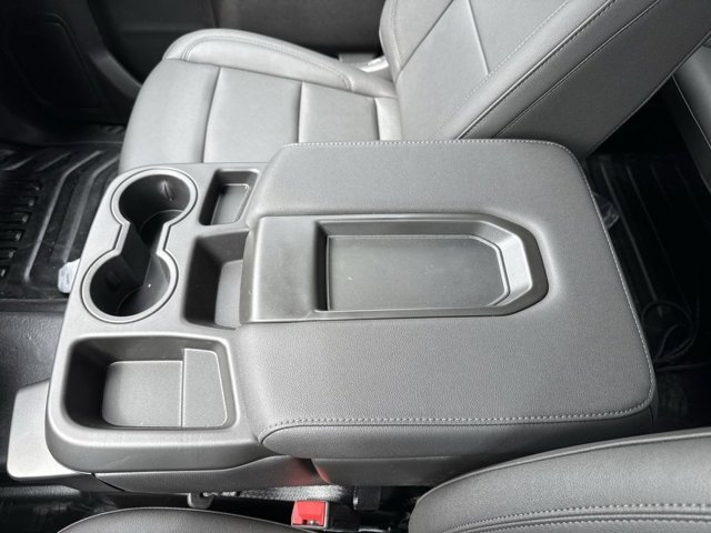 Vehicle image 21 of 24