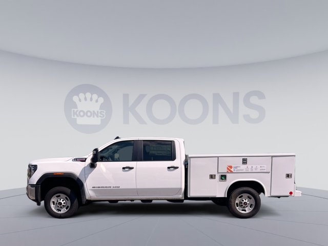 Vehicle image 10 of 24