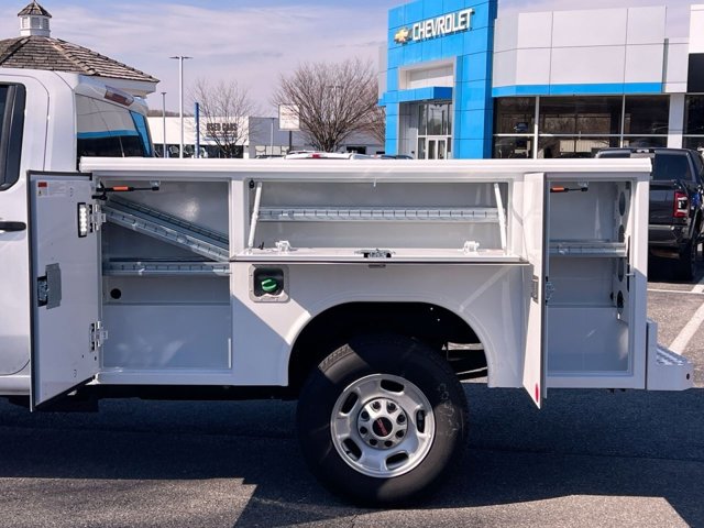 Vehicle image 6 of 18