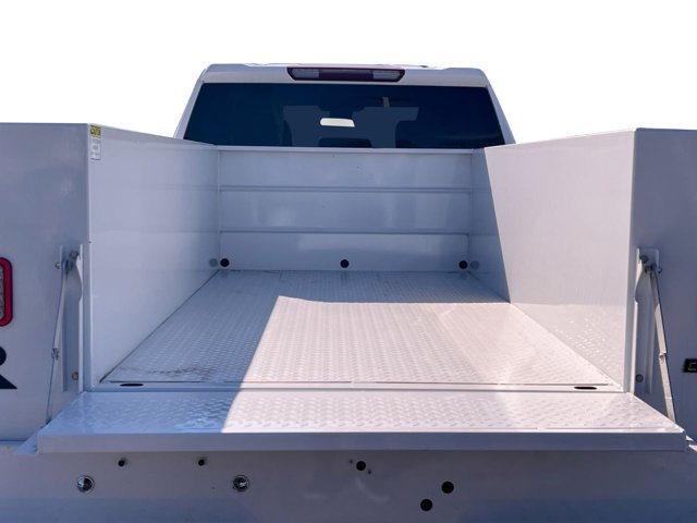 Vehicle image 4 of 18