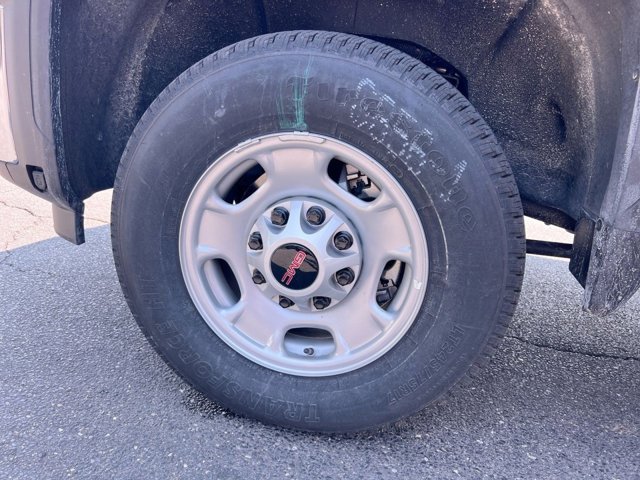 Vehicle image 9 of 16