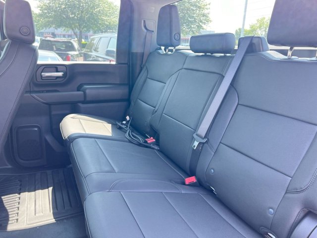 Vehicle image 10 of 16
