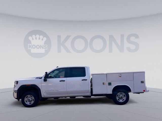 Vehicle image 8 of 16