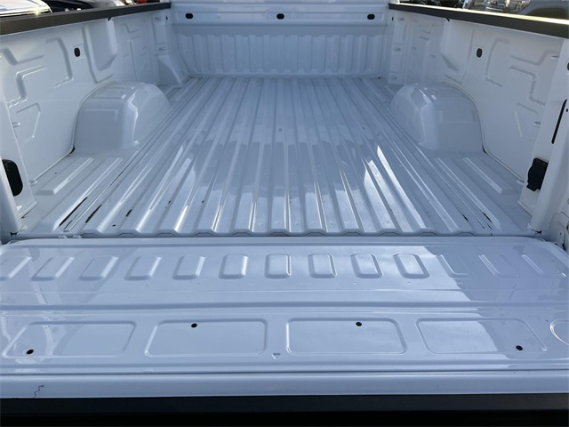 Vehicle image 21 of 27