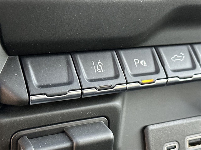 Vehicle image 15 of 27