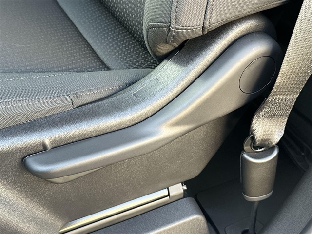 Vehicle image 19 of 27