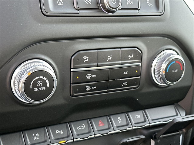 Vehicle image 11 of 27