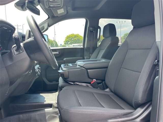 Vehicle image 19 of 30