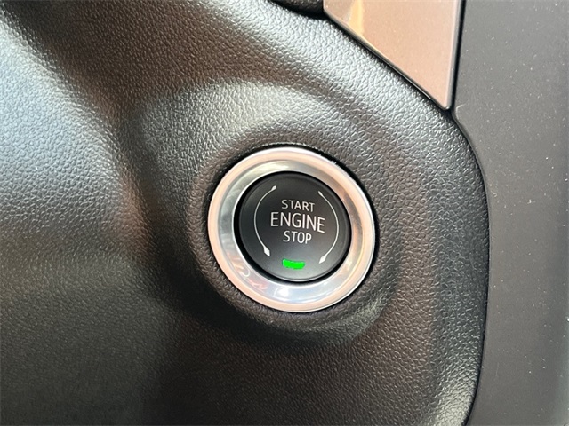 Vehicle image 25 of 30