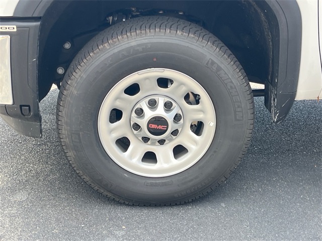 Vehicle image 12 of 30