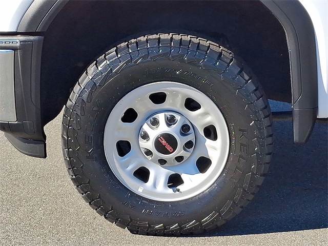 2024 GMC Sierra 2500HD Pro Image 10 of 38