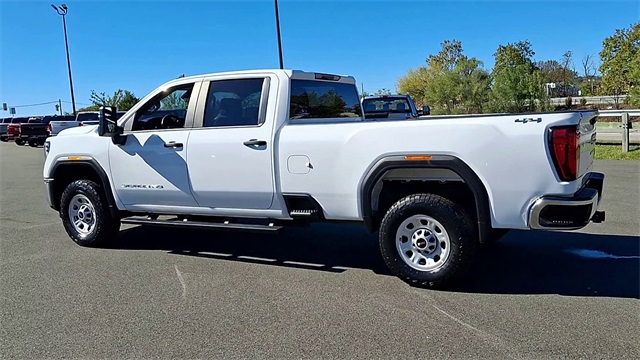 2024 GMC Sierra 2500HD Pro Image 7 of 38