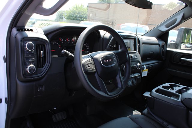 Vehicle image 21 of 34