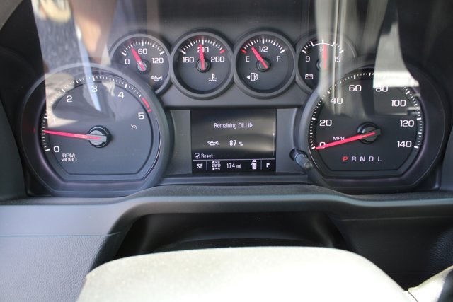 Vehicle image 24 of 34