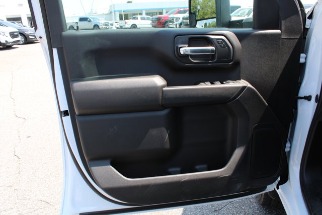 Vehicle image 16 of 34