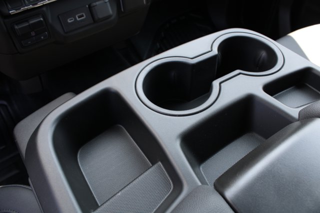 Vehicle image 31 of 34