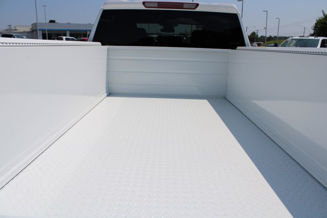 Vehicle image 15 of 34