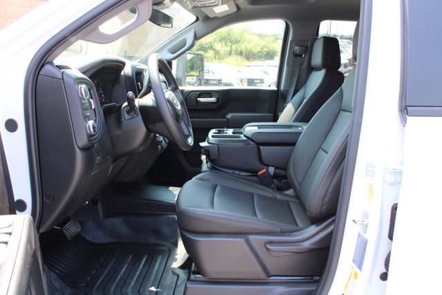 Vehicle image 19 of 34