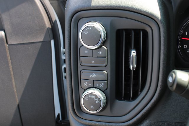 Vehicle image 25 of 34