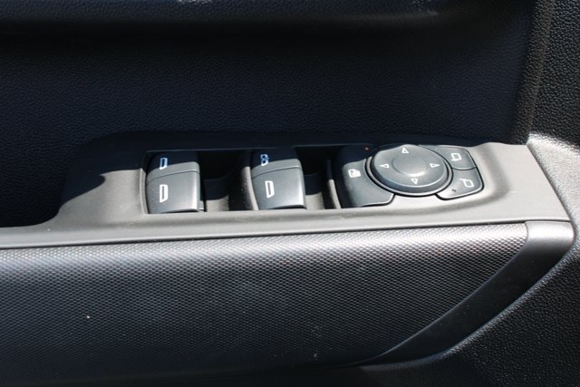 Vehicle image 18 of 34